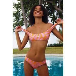 Solid & Striped Elle Bikini TOP in Carnation Pink Style #SP23-003 Small S NEW